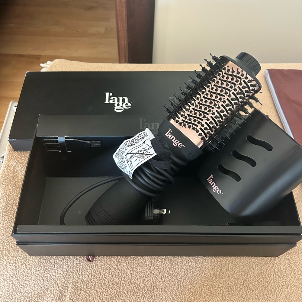 L’ange Black and Gold Hair Brush Blowdrier